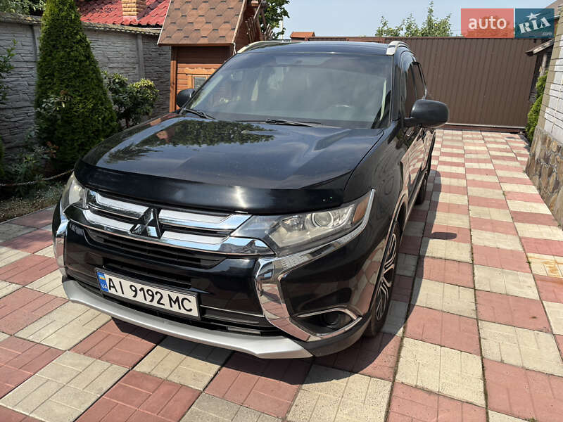 Внедорожник / Кроссовер Mitsubishi Outlander 2018 в Киеве