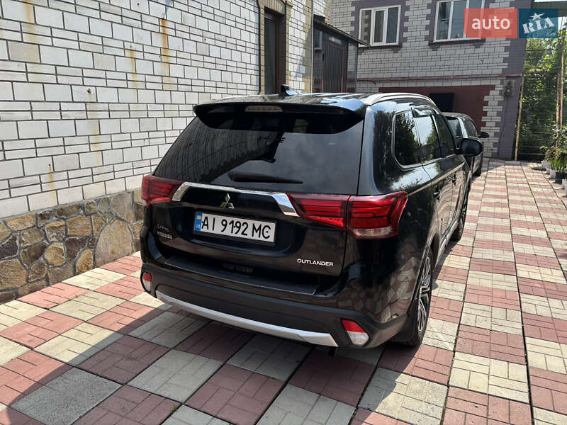 Внедорожник / Кроссовер Mitsubishi Outlander 2018 в Киеве