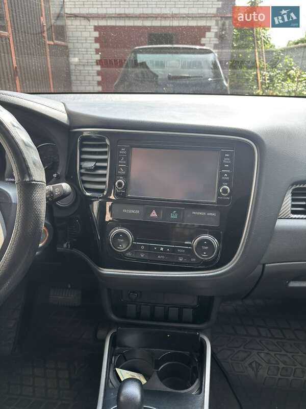 Внедорожник / Кроссовер Mitsubishi Outlander 2018 в Киеве