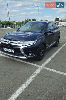 Позашляховик / Кросовер Mitsubishi Outlander 2018 в Києві