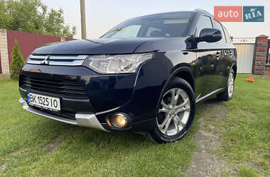Позашляховик / Кросовер Mitsubishi Outlander 2015 в Володимирці