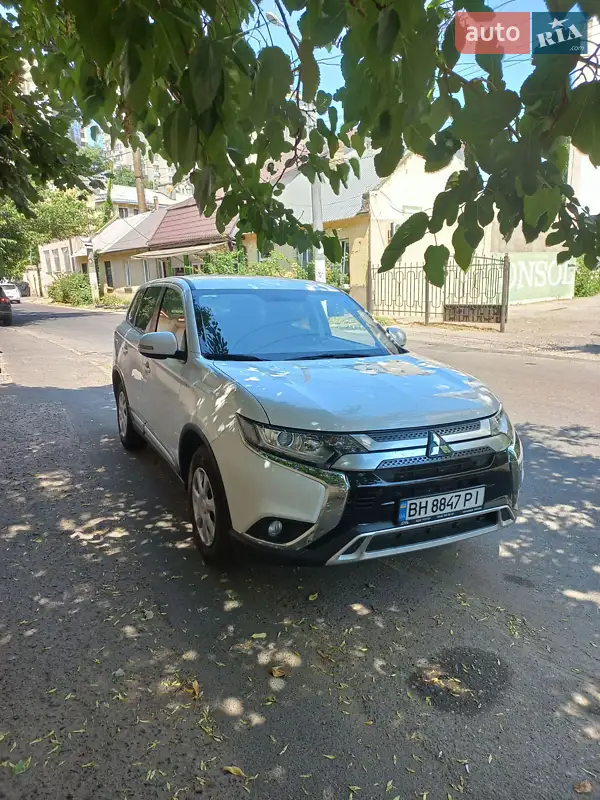 Mitsubishi Outlander