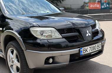 Внедорожник / Кроссовер Mitsubishi Outlander 2006 в 