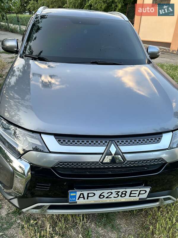 Внедорожник / Кроссовер Mitsubishi Outlander 2018 в Запорожье