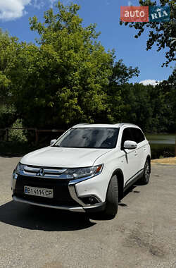 Позашляховик / Кросовер Mitsubishi Outlander 2015 в Диканьці