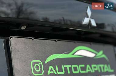 Внедорожник / Кроссовер Mitsubishi Outlander 2012 в 