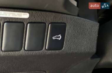 Внедорожник / Кроссовер Mitsubishi Outlander 2012 в 