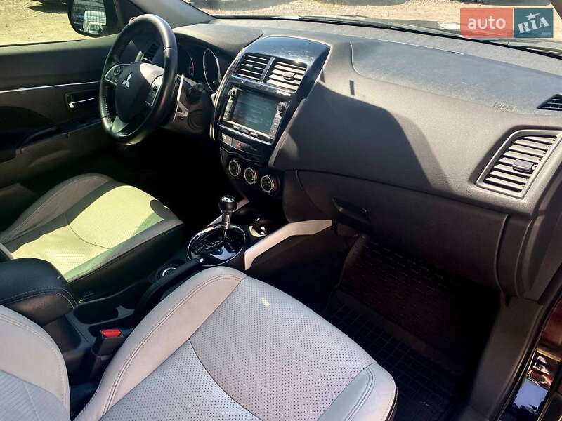 Внедорожник / Кроссовер Mitsubishi Outlander 2013 в Днепре