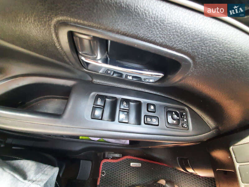 Внедорожник / Кроссовер Mitsubishi Outlander 2019 в Полтаве