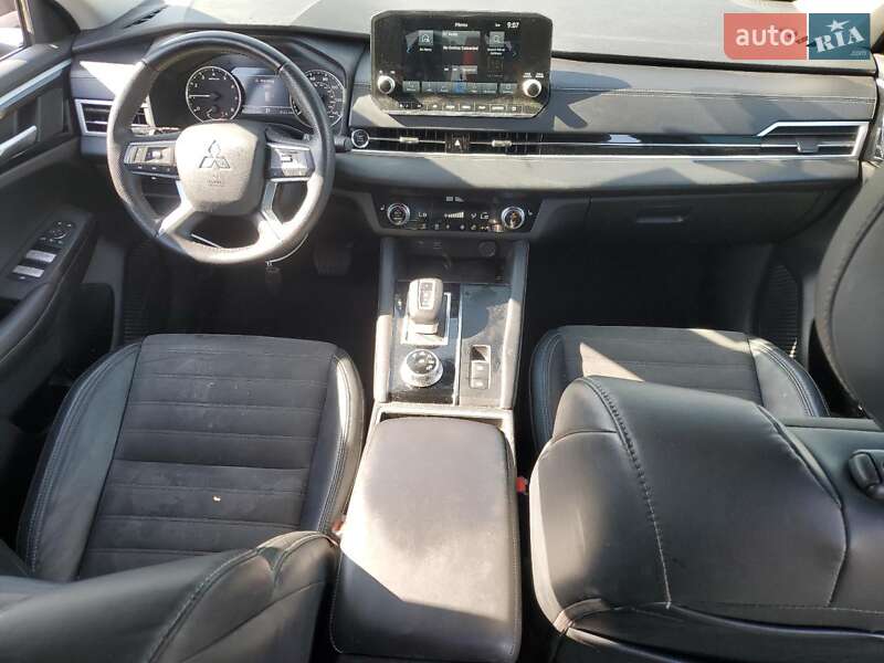 Позашляховик / Кросовер Mitsubishi Outlander 2023 в Хмельницькому