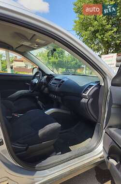 Внедорожник / Кроссовер Mitsubishi Outlander 2008 в 