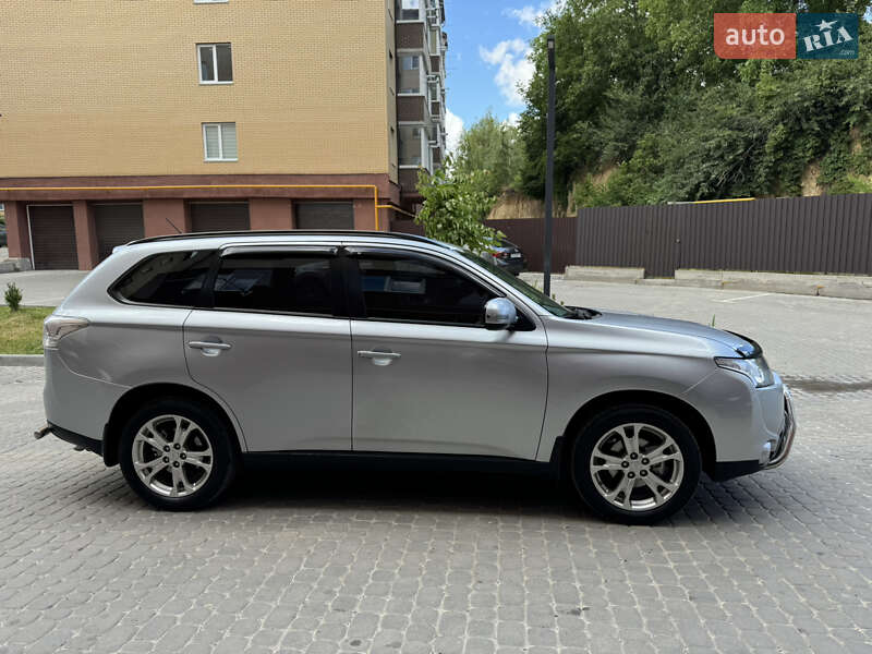 Внедорожник / Кроссовер Mitsubishi Outlander 2013 в Виннице