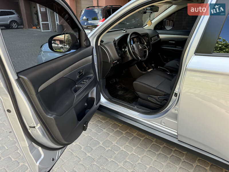 Внедорожник / Кроссовер Mitsubishi Outlander 2013 в Виннице