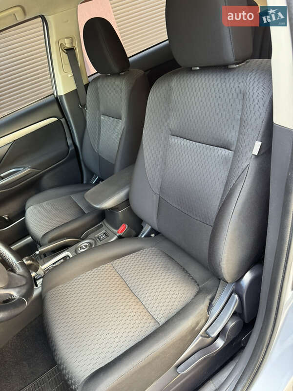 Внедорожник / Кроссовер Mitsubishi Outlander 2013 в Виннице