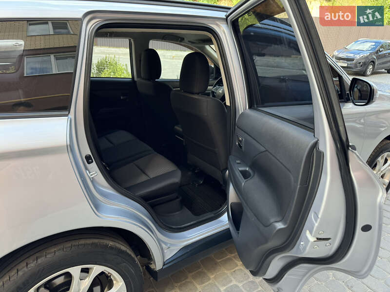 Внедорожник / Кроссовер Mitsubishi Outlander 2013 в Виннице