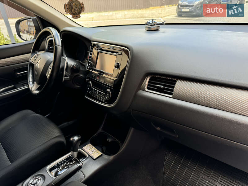 Внедорожник / Кроссовер Mitsubishi Outlander 2013 в Виннице