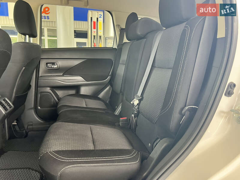 Внедорожник / Кроссовер Mitsubishi Outlander 2018 в Николаеве
