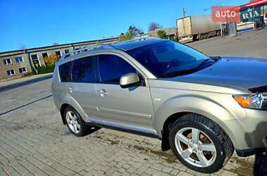Внедорожник / Кроссовер Mitsubishi Outlander 2008 в 