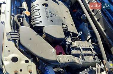 Внедорожник / Кроссовер Mitsubishi Outlander 2008 в 