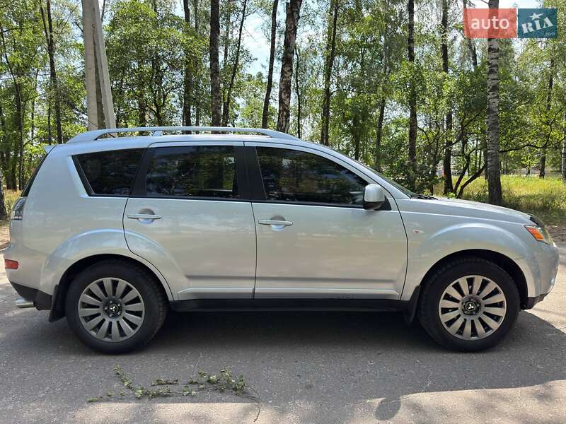 Внедорожник / Кроссовер Mitsubishi Outlander 2008 в Ахтырке