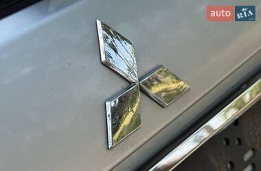 Внедорожник / Кроссовер Mitsubishi Outlander 2008 в 