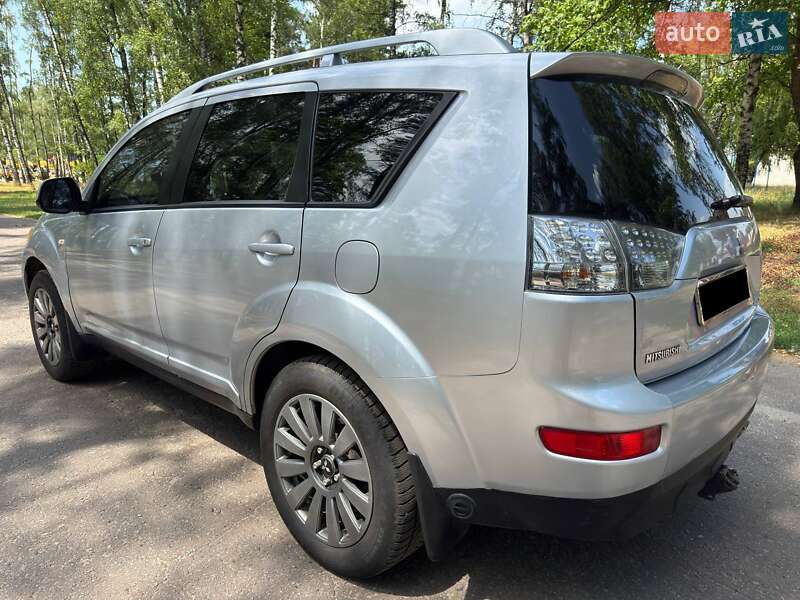 Внедорожник / Кроссовер Mitsubishi Outlander 2008 в Ахтырке