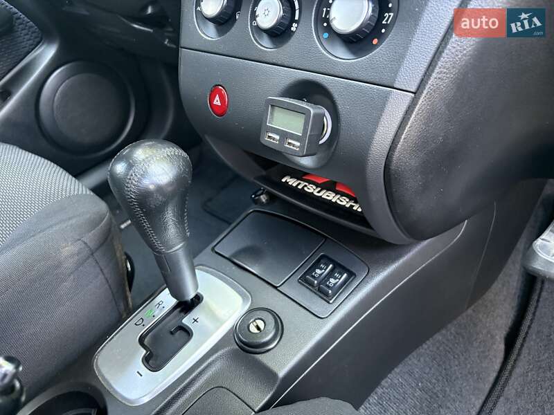Внедорожник / Кроссовер Mitsubishi Outlander 2009 в Славянске