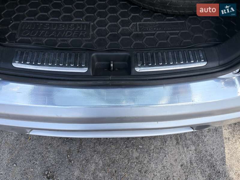 Внедорожник / Кроссовер Mitsubishi Outlander 2009 в Славянске