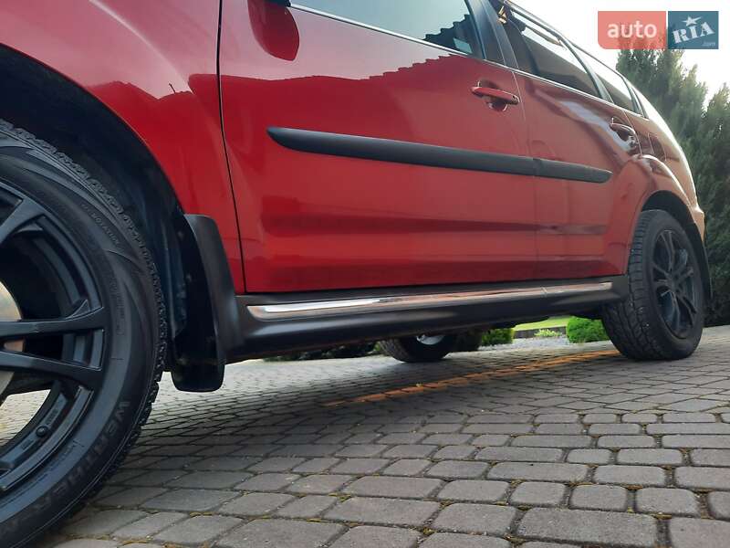 Внедорожник / Кроссовер Mitsubishi Outlander 2012 в Стрые