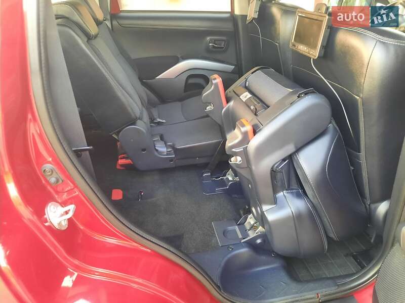 Внедорожник / Кроссовер Mitsubishi Outlander 2012 в Стрые