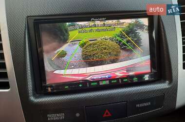 Внедорожник / Кроссовер Mitsubishi Outlander 2012 в 