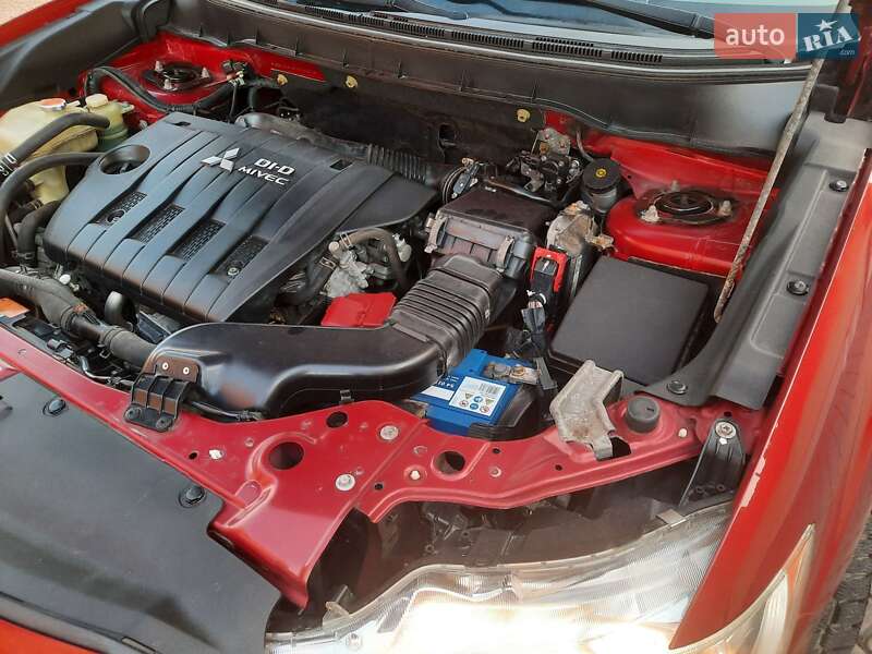 Внедорожник / Кроссовер Mitsubishi Outlander 2012 в Стрые