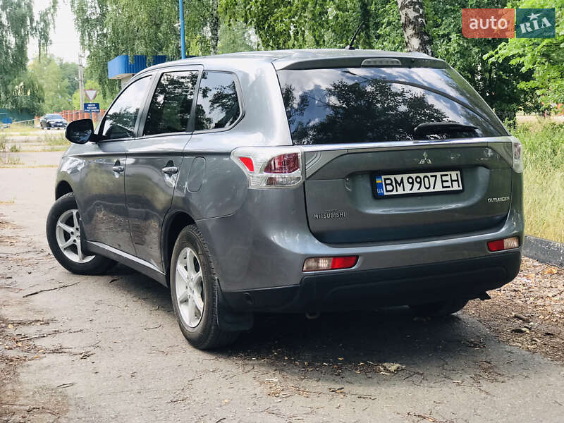 Внедорожник / Кроссовер Mitsubishi Outlander 2013 в Ахтырке