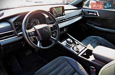 Внедорожник / Кроссовер Mitsubishi Outlander 2022 в 