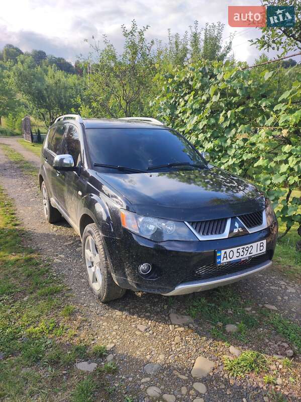 Позашляховик / Кросовер Mitsubishi Outlander 2006 в Сваляві фото 2 Позашляховик / Кросовер Mitsubishi Outlander 2006 в Сваляві