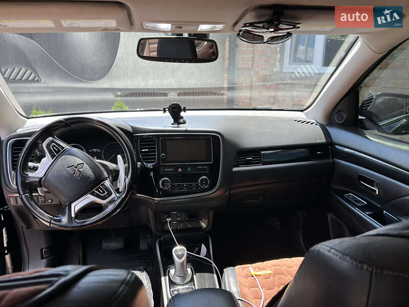 Позашляховик / Кросовер Mitsubishi Outlander 2017 в Кропивницькому