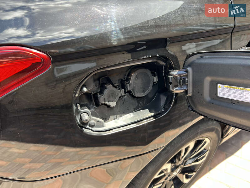 Позашляховик / Кросовер Mitsubishi Outlander 2017 в Кропивницькому