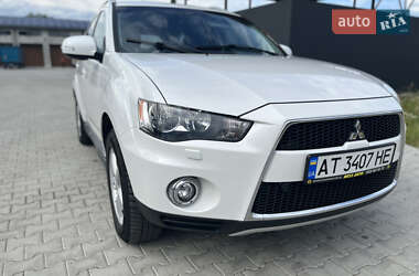 Внедорожник / Кроссовер Mitsubishi Outlander 2010 в 