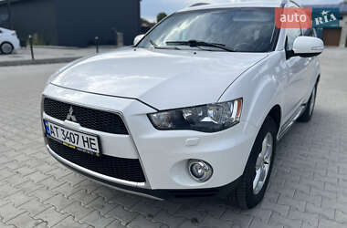 Внедорожник / Кроссовер Mitsubishi Outlander 2010 в 