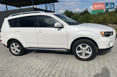 Внедорожник / Кроссовер Mitsubishi Outlander 2010 в 