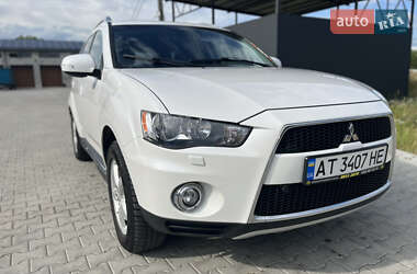 Внедорожник / Кроссовер Mitsubishi Outlander 2010 в 