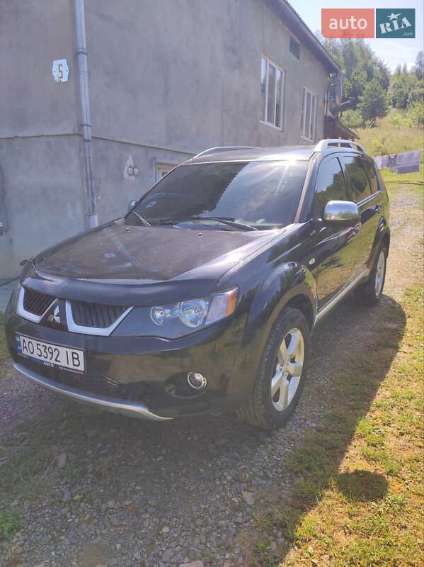 Позашляховик / Кросовер Mitsubishi Outlander 2006 в Сваляві фото 4 Позашляховик / Кросовер Mitsubishi Outlander 2006 в Сваляві