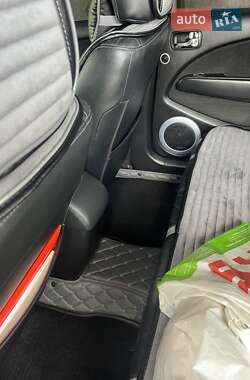 Внедорожник / Кроссовер Mitsubishi Outlander 2004 в 