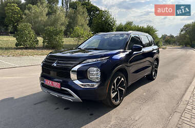 Внедорожник / Кроссовер Mitsubishi Outlander 2022 в Запорожье