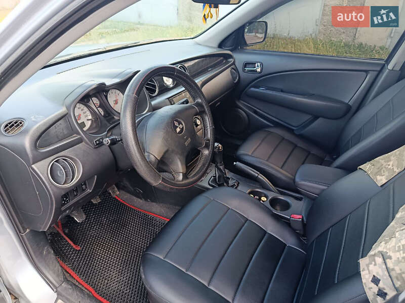 Внедорожник / Кроссовер Mitsubishi Outlander 2003 в Коростене