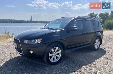 Внедорожник / Кроссовер Mitsubishi Outlander 2010 в 