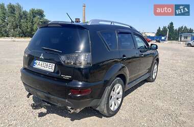 Внедорожник / Кроссовер Mitsubishi Outlander 2010 в 
