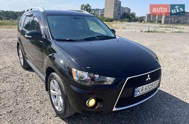 Внедорожник / Кроссовер Mitsubishi Outlander 2010 в 