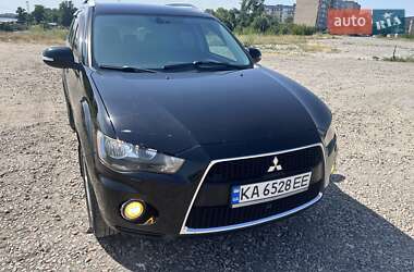 Внедорожник / Кроссовер Mitsubishi Outlander 2010 в 