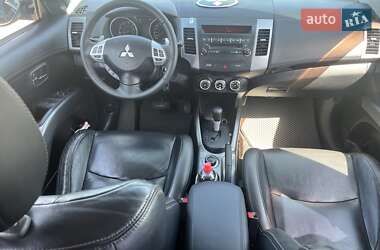 Внедорожник / Кроссовер Mitsubishi Outlander 2010 в 